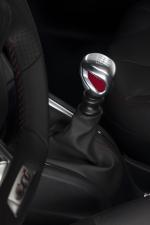 Peugeot 208 GTi 2012 года